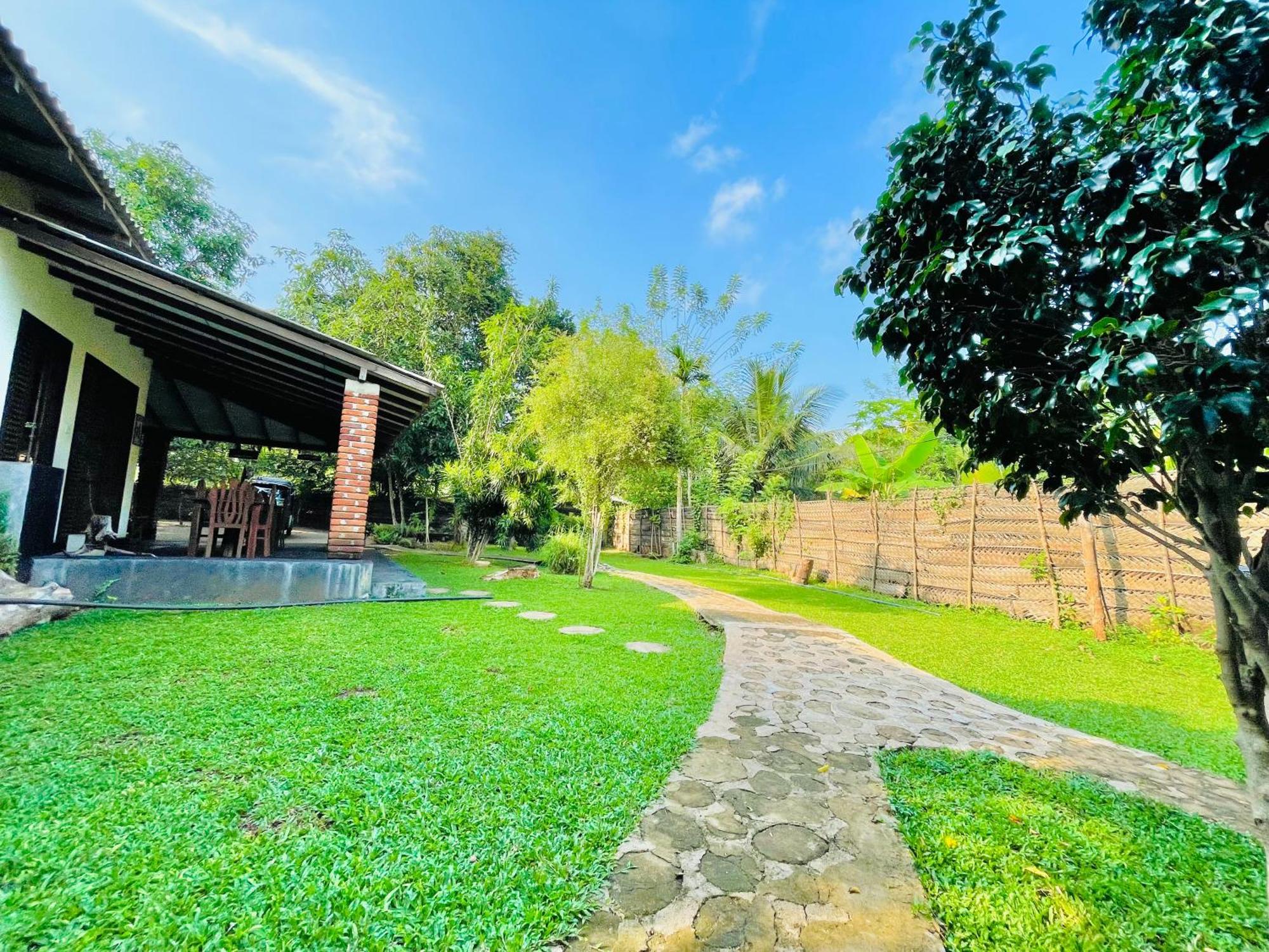 Green Cottage 阿努拉德普勒 外观 照片